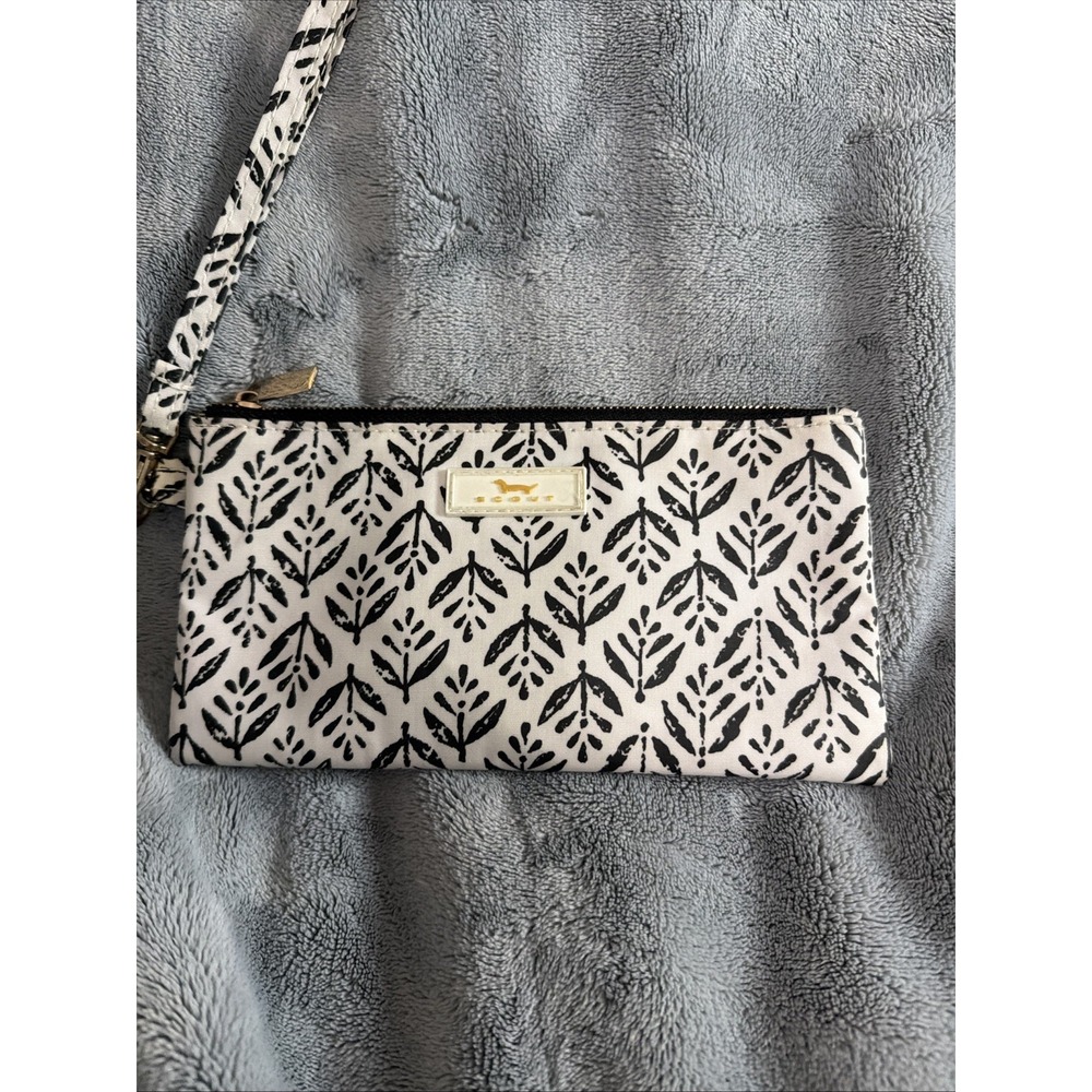 Scout Kate Black & White Wristlet Wallet New Without Tags Purse Accessory Pouch